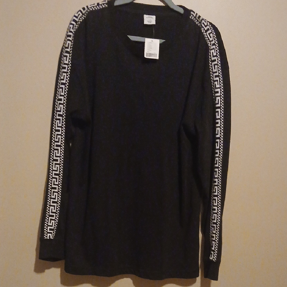Urban Outfitters Black Long Sleeve Tee with White Pattern